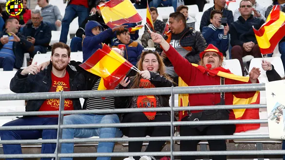 El público de la Nueva Condomina sigue el España - Dinamarca Sub-21