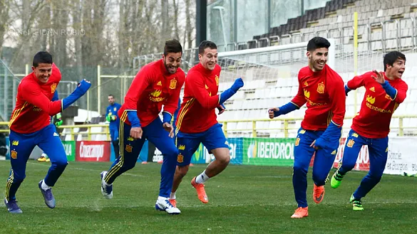 Momento del entrenamiento oficial de los Sub-21 en el estadio burgalés de El Plantío