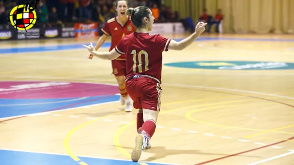 Las jugadoras de la Selección Española Femenina de Fútbol Sala festejan un gol