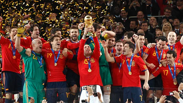 Sergio Ramos levanta el trofeo en Sudáfrica
