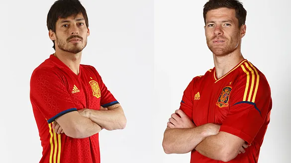 David Silva y Xabi Alonso: ambos más de 100 veces internacionales con España