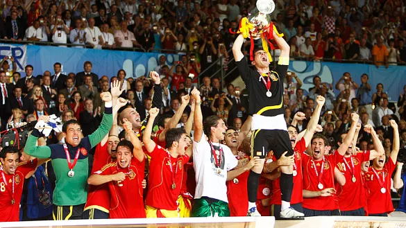 La Selección Española festeja la Eurocopa ganada en 2008