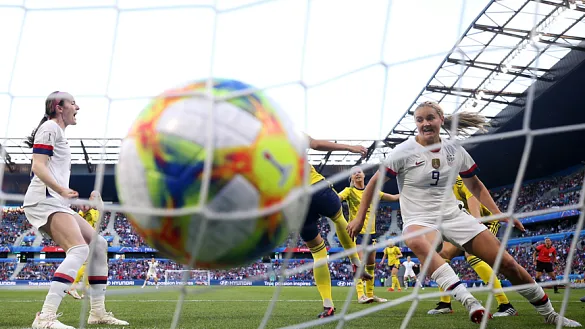 Estados Unidos marca el primer gol ante Suecia