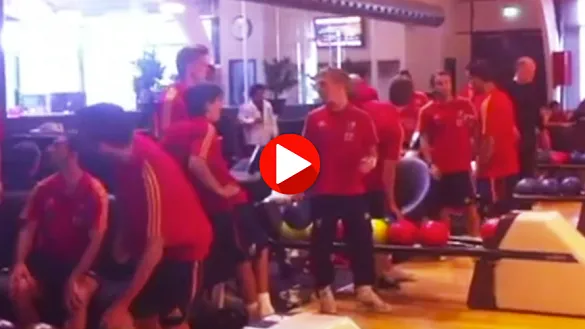 La Selección Española Sub-21 juega a los bolos en Dinamarca durante el Europeo de 2011 