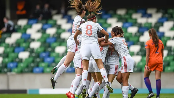 Instante del partido entre Holanda y España disputado en Belfast