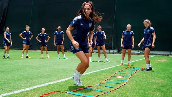 Ane Elexpuru en el entreno 