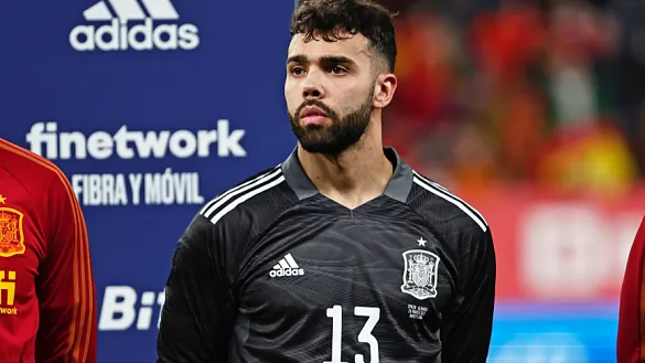 David Raya se convierte en el 29º jugador que debuta con España a las órdenes de Luis Enrique