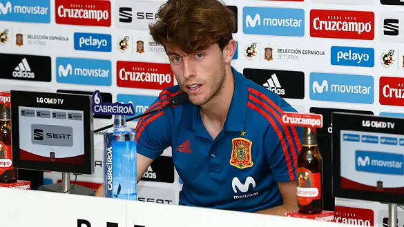 Álvaro Odriozola durante la rueda de prensa en la Ciudad del Fútbol