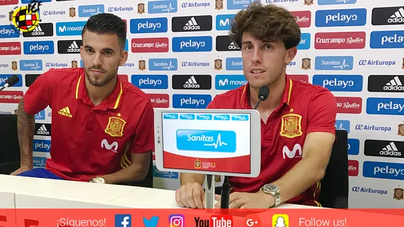 Álvaro Odriozola y Dani Ceballos antes de la rueda de prensa