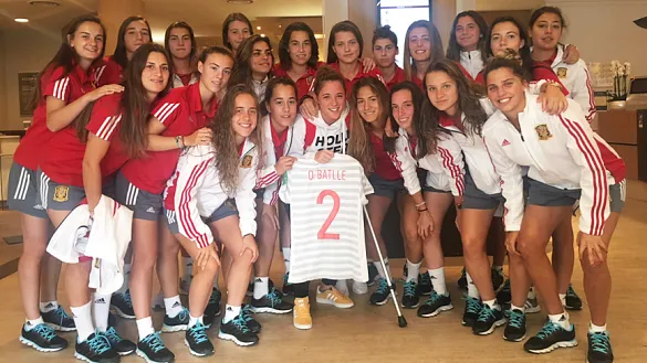 Ona Batlle junto a sus compañeras a su despedida de la concentración