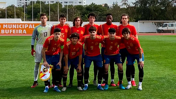 Once inicial de la Selección en el estadio de Albufeira