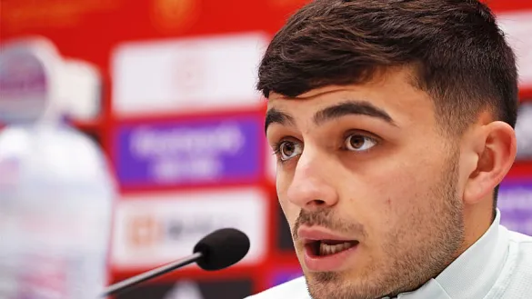 El jugador internacional Pedro González "Pedri" responde a las preguntas de los periodistas en Riazor