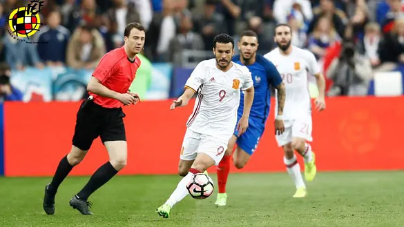 Pedro Rodríguez en un partido con la Selección española