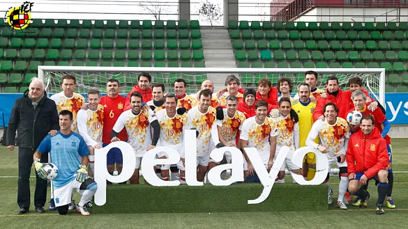 Pelayo convoca a las leyendas de la selección para analizar el sorteo del Mundial