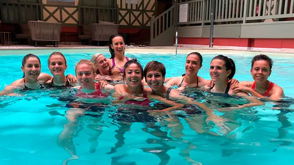 Las jugadoras de la Selección española se entrenan en la piscina