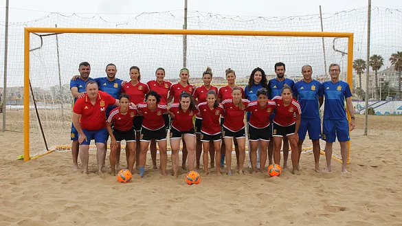 Siguen los entrenamientos en las playas melillenses