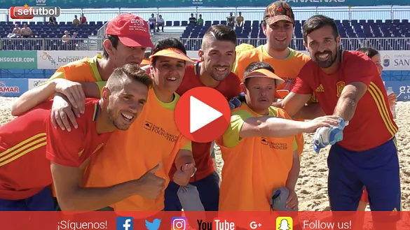Los jugadores regalan cariño y sonrisas en Sanxenxo