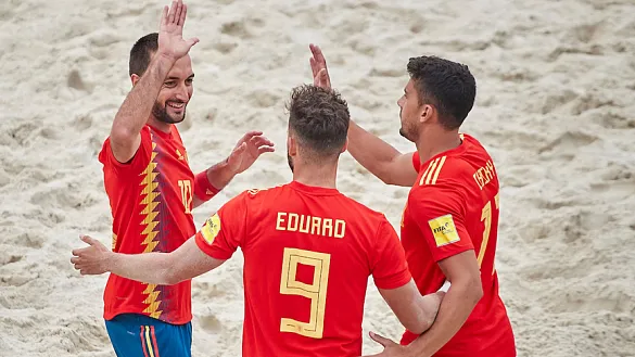 Llorenç, Eduard y Chiky celebran un gol en Moscú