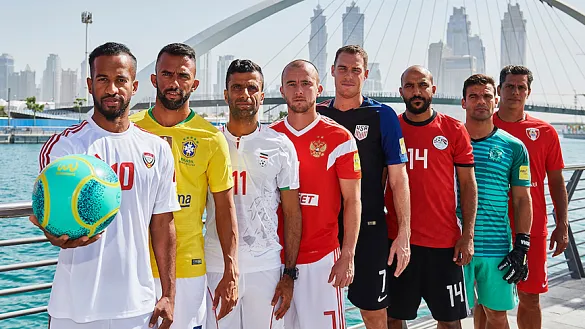 Los capitanes de las 8 selecciones que disputan la Copa Intercontinental de Fútbol Playa