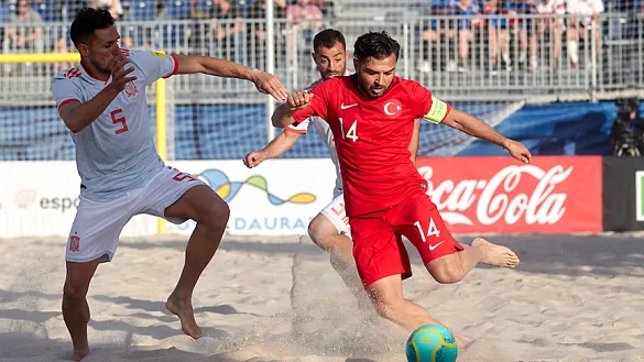 Momento del partido entre España y Turquía jugado en Salou
