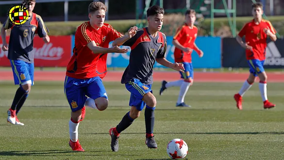 Los jugadores de la Sub-16 en un partido amistoso