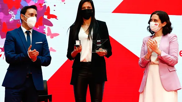 Jennifer Hermoso recibe su Reconocimiento 8 de marzo de la Comunidad de Madrid