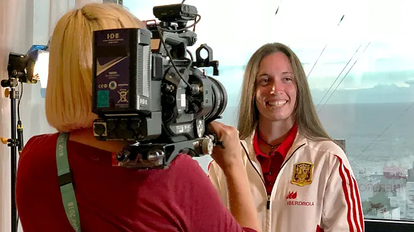 Eva Navarro atiende a FIFA TV