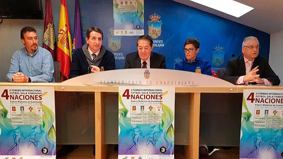 Momento del acto de presentación del Torneo 4 Naciones de fútbol sala femenino