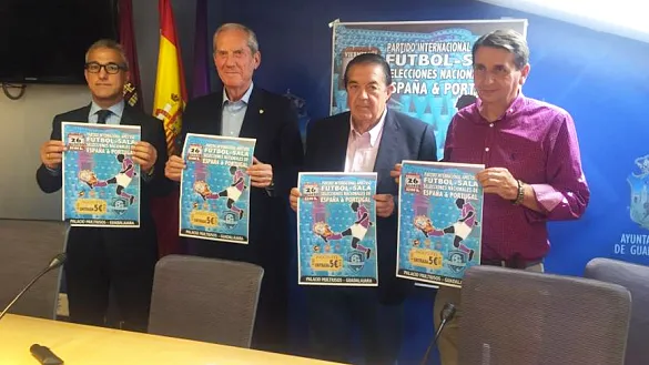 Momento del acto de presentación del España - Portugal en Guadalajara