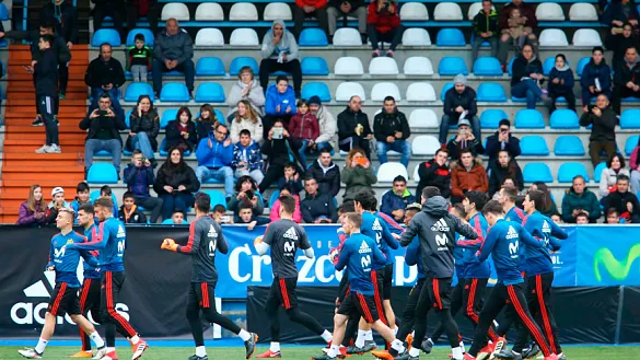 La selección española Sub-21 se entrena en el estadio de El Toralín