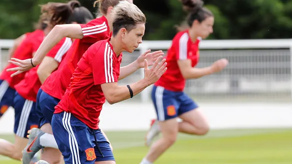 La Selección española femenina se entrena en Francia