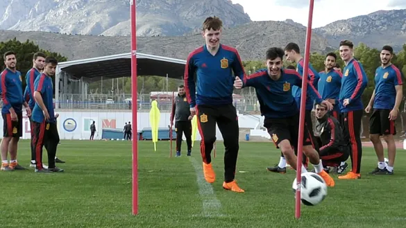 Entrenamiento de la Sub-19 en Benidorm