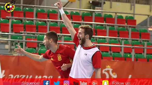Adrián Alonso "Pola" y Raúl Campos, durante el entrenamiento de la Selección Española de Fútbol Sala