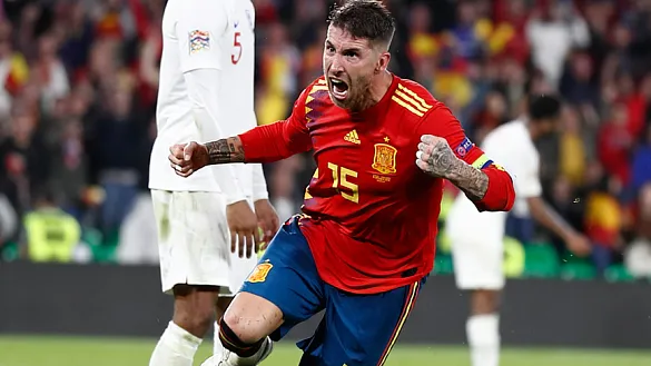 Sergio Ramos celebra su gol ante Inglaterra