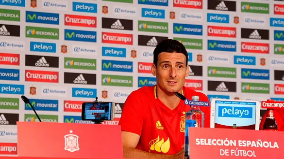Aritz Aduriz atendió a los medios en rueda de prensa