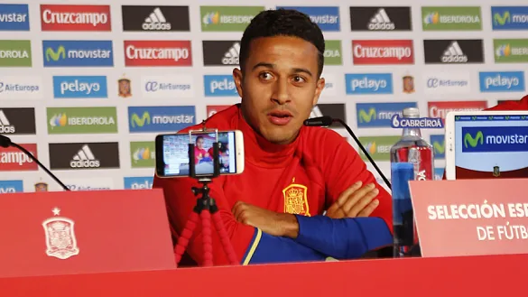 Thiago atendió a los medios en La Rochelle