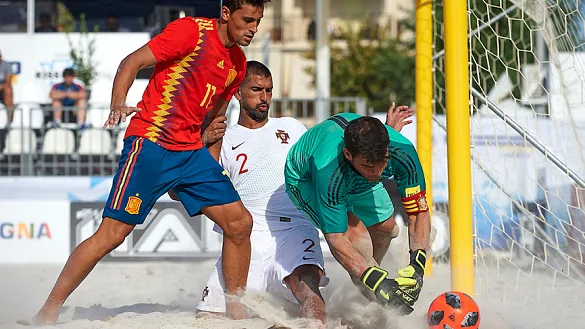 Momento del partido entre España y Portugal jugado en Cerdeña
