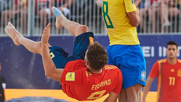 Momento del partido entre Brasil y España jugado en Dubái