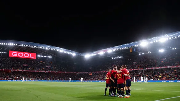 España celebra su victoria en Riazor