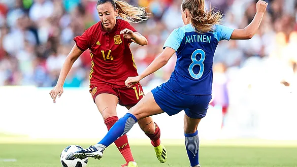 Momento del partido entre España y Finlandia jugado en Santander