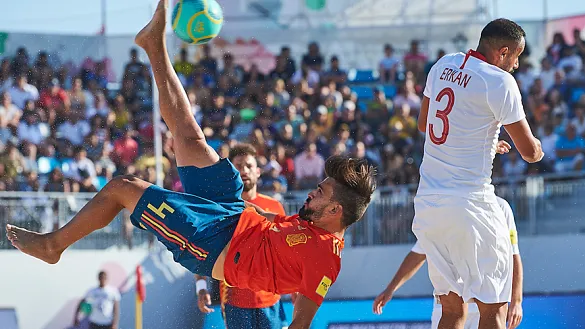 Momento del partido entre Turquía y España de la Liga Europea de Fútbol Playa