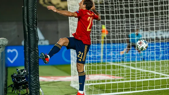 Mikel Oyarzabal festeja su tanto ante Suiza en Madrid