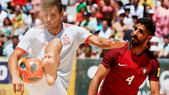 Chiky controla un balón con el exterior