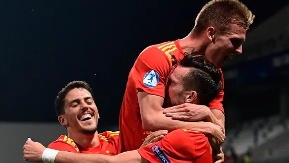 Los jugadores de España celebrando un gol