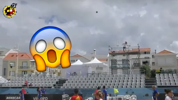 La Selección de fútbol playa hace un reto