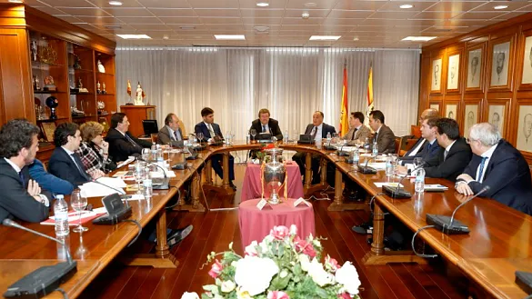 Imagen de la reunión entre la RFEF, LaLiga, AFE y el CSD en la Ciudad del Fútbol