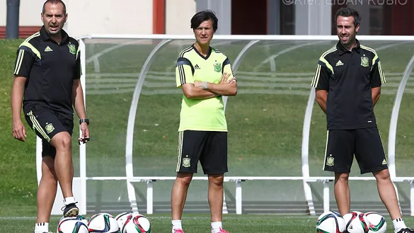 El equipo técnico de las selecciones femeninas de la RFEF