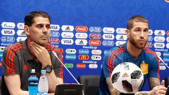 Fernando Hierro y Sergio Ramos comparecen ante los periodistas en Sochi
