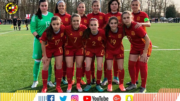 La selección española Sub-16 femenina antes de su encuentro frente a Inglaterra en York