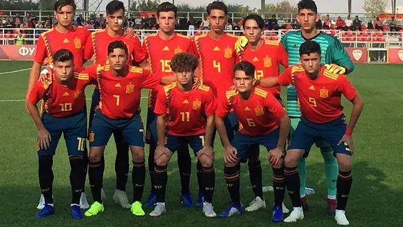 La Selección española Sub-17 posa antes de su partido contra Macedonia